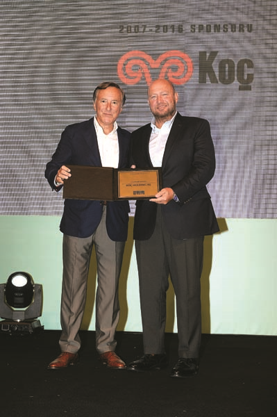 TÜRKİYE VE İŞ DÜNYASININ BÜYÜK KAYBI MUSTAFA KOÇ