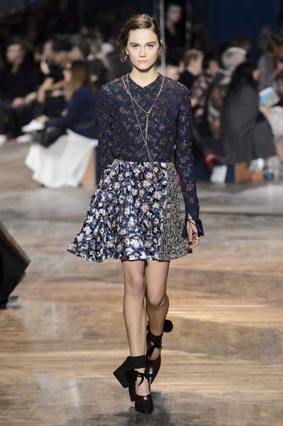 PARİS MODA HAFTASINDA DIOR YILIN İLK KOLEKSİYONUNU TANITTI