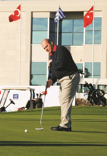 TÜRKİYE VE İŞ DÜNYASININ BÜYÜK KAYBI MUSTAFA KOÇ