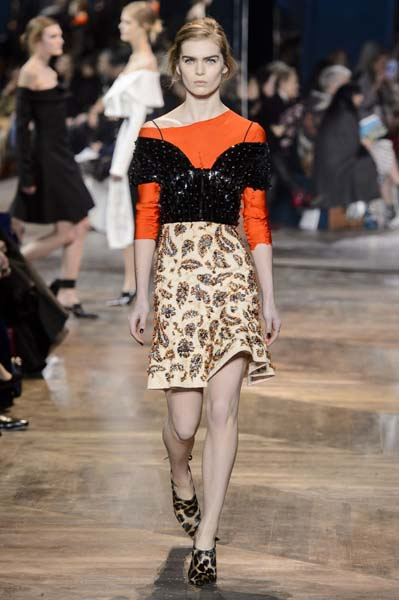 PARİS MODA HAFTASINDA DIOR YILIN İLK KOLEKSİYONUNU TANITTI