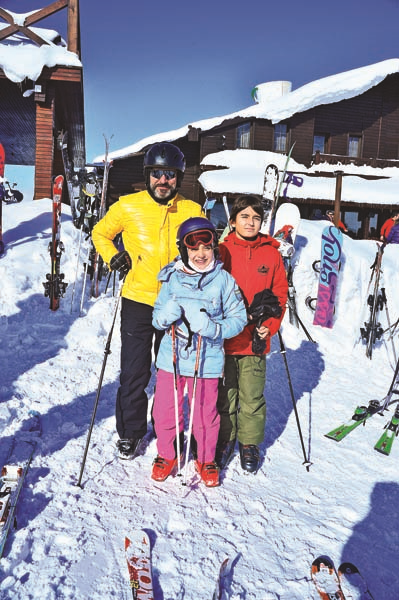 YARIYIL TATİLİNDE  ULUDAĞ’DAN KAR MANZARALARI 