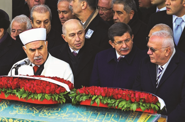 GÜLSEREN ÖZDEMİR SON YOLCULUĞUNA UĞURLANDI