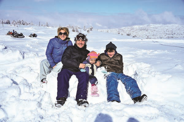 YARIYIL TATİLİNDE  ULUDAĞ’DAN KAR MANZARALARI 