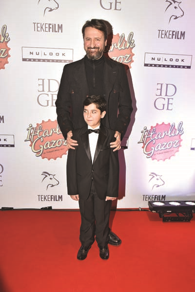 İFTARLIK GAZOZ’DA KAHKAHA VE GÖZYAŞLARI BİR ARADA 