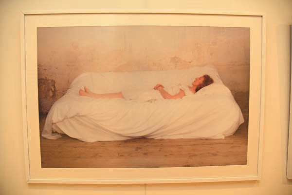 MEHMET ÖMÜR’DEN “UYUYAN GÜZELLER” SERGİSİ