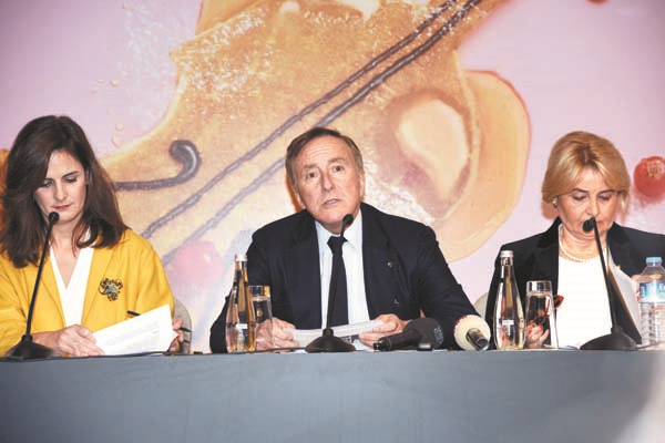 EĞER MÜZİK AŞKIN GIDASIYSA DURMADAN ÇALINIZ