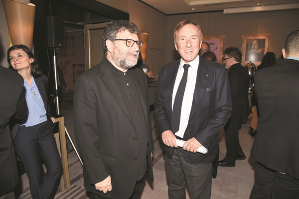 EĞER MÜZİK AŞKIN GIDASIYSA DURMADAN ÇALINIZ