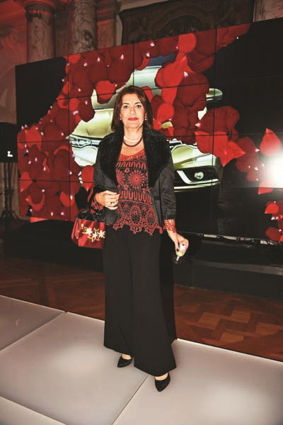 FRANSIZ SARAYI’NDA  AŞK TEMALI DAVET 