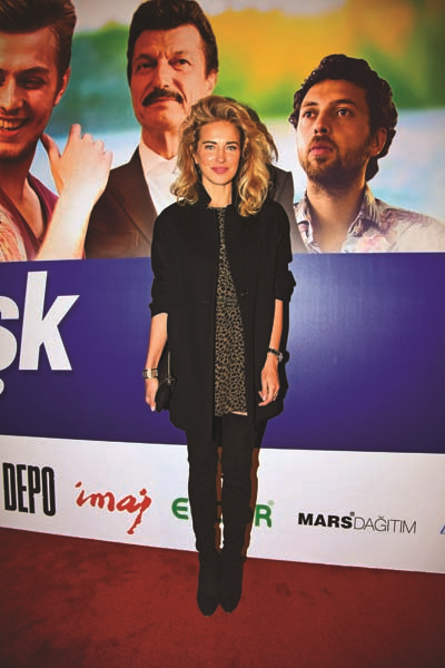 "HESAPTA AŞK” FİLMİNDE, KIŞ ORTASINDA YAZ ESİNTİSİ!