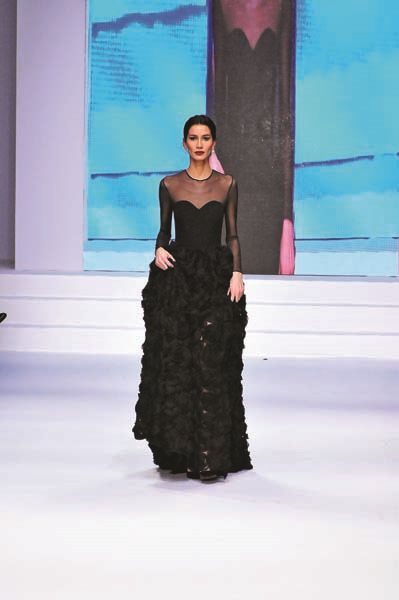 TÜRK KIZILAYI’NA AVŞAR’DAN 1.5 MİLYONLUK YARDIM DEFİLESİ