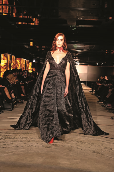 ÖZLEM SÜER DEFİLESİ PARİS’TEN ÖNCE İSTANBUL’DA