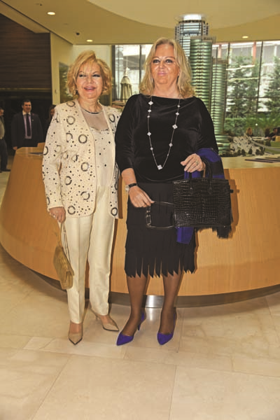 ÇAMLICA’DA CEMİYETİ BULUŞTURAN TANITIM DAVETİNDE YAZ DEFİLESİ