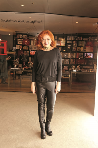 ÖZLEM SÜER DEFİLESİ PARİS’TEN ÖNCE İSTANBUL’DA