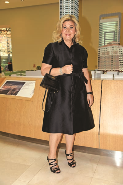 ÇAMLICA’DA CEMİYETİ BULUŞTURAN TANITIM DAVETİNDE YAZ DEFİLESİ