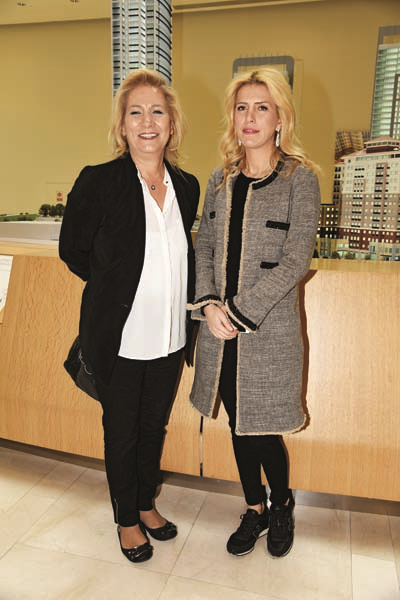 ÇAMLICA’DA CEMİYETİ BULUŞTURAN TANITIM DAVETİNDE YAZ DEFİLESİ