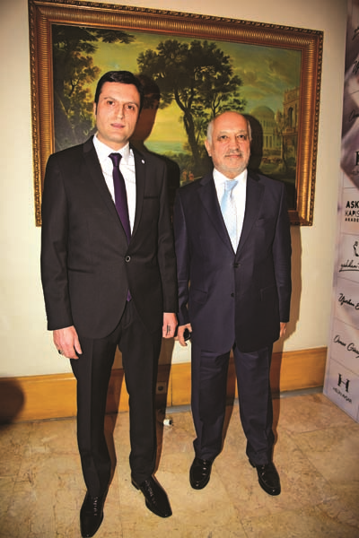 TÜRK KIZILAYI’NA AVŞAR’DAN 1.5 MİLYONLUK YARDIM DEFİLESİ