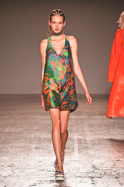 İTALYAN TASARIMCI  CRISTIANO BURANI KUMAŞLARDAN İLHAM ALIYOR