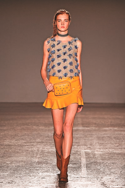 İTALYAN TASARIMCI  CRISTIANO BURANI KUMAŞLARDAN İLHAM ALIYOR