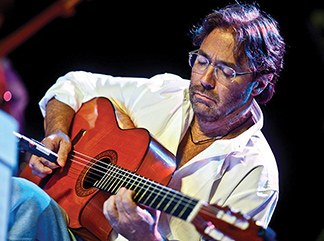 ÜNLÜ GİTAR VİRTÜÖZÜ  AL Dİ MEOLA CRR’DE SAHNEDE