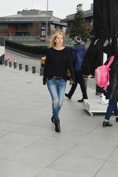 CEMİYETİN TANINMIŞ İSİMLERİNİN ALIŞVERİŞ ŞIKLIĞI