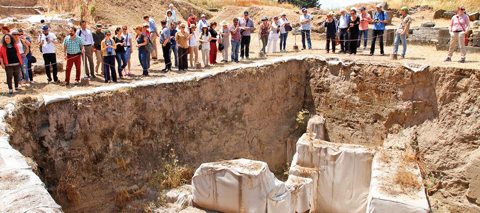 UNUTULMUŞ KRALLIK;  ANTİK ALALAKH