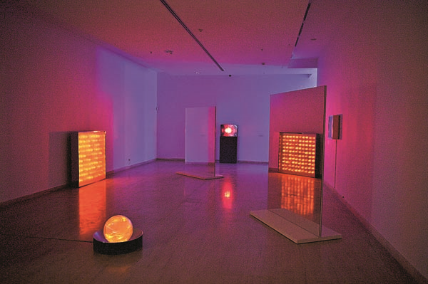 SAKIP SABANCI MÜZESİ’NDE MACK’IN IŞIK VE RENK ŞÖLENİ