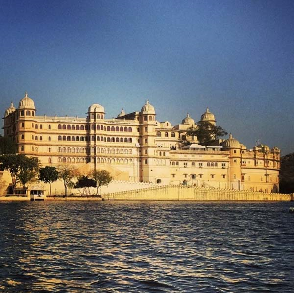 ÇAPA AİLESİNİN HİNDİSTAN GEZİSİ