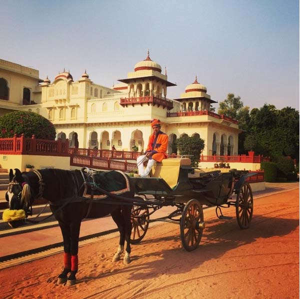 ÇAPA AİLESİNİN HİNDİSTAN GEZİSİ