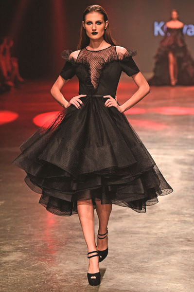 KUVEYTLİ TASARIMCI YOUSEF  AL-JASMI DRAMATİK ELBİSELERİYLE YILDIZLARIN GÖZDESİ