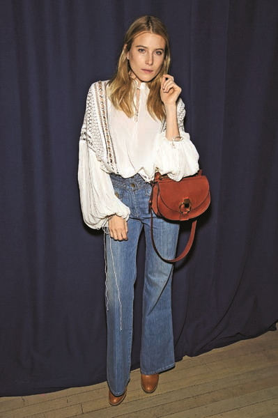 MODEL VE OYUNCU DREE HEMINGWAY MASKÜLEN TARZA FEMİNEN DOKUNUŞLAR KATIYOR