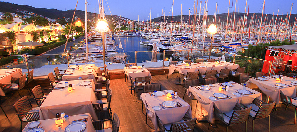 BODRUM’DA LEZZET VE EĞLENCE HIZ KESMİYOR