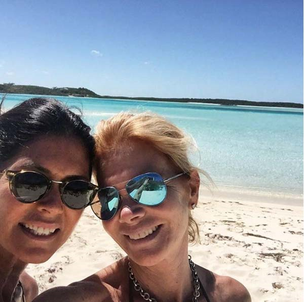 YAKIN DOSTLARIN BAHAMALAR TATİLİ