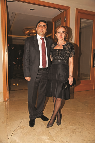 ŞÜKRAN VE EMİL GÜZELİŞ’İN ÇİFTE  YIL DÖNÜMÜ KUTLAMASI