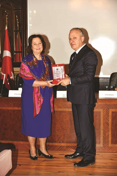 HÜNKAR SALONU’NDA “YILDIZLI SOHBETLER” SEMPOZYUMU