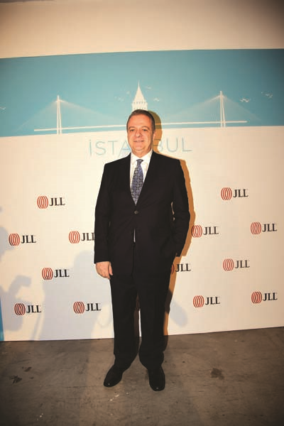 İSTANBUL, DÜNYA SAHNESİNE ÇIKIYOR  