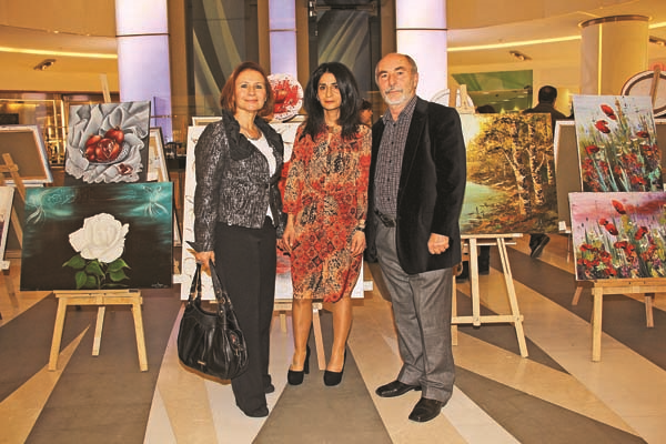 TOPRAK SANAT GALERİSİ’NDEN MİKA-DER YARARINA SERGİ