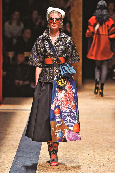 MİLANO MODA HAFTASINDA İTALYANIN USTA TASARIMCILARI BÜYÜLEDİ 