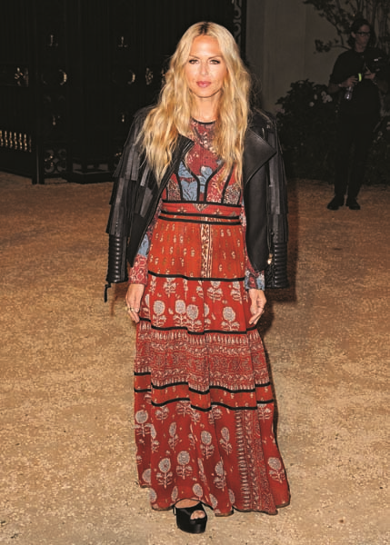 DERİ CEKETLERLE FARKLI KOMBİNLER