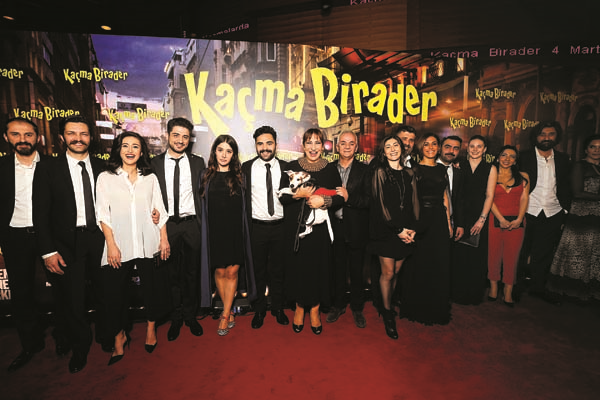 “KAÇMA BİRADER” GALASINA ÜNLÜ AKINI