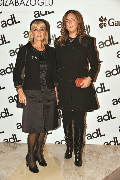 CENGİZ ABAZOĞLU DEFİLESİNDE MODA ŞÖLENİ 