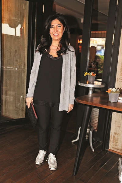 ÜNLÜ STİL TANIŞMANINDAN YENİ KİTAP MODA DÖNEK BİR TANRIÇADIR