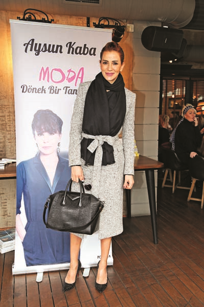 ÜNLÜ STİL TANIŞMANINDAN YENİ KİTAP MODA DÖNEK BİR TANRIÇADIR