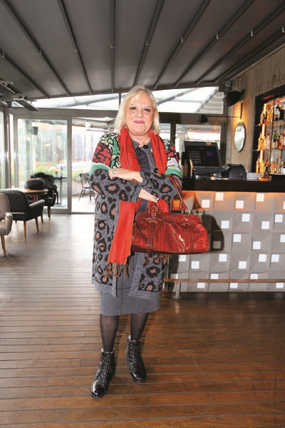 ÜNLÜ STİL TANIŞMANINDAN YENİ KİTAP MODA DÖNEK BİR TANRIÇADIR