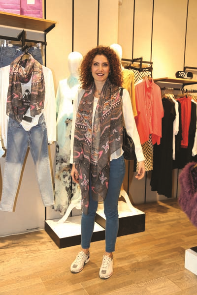 ÜNLÜ İSİMLERDEN ŞİDDETSİZ BİR DÜNYAYA DESTEK