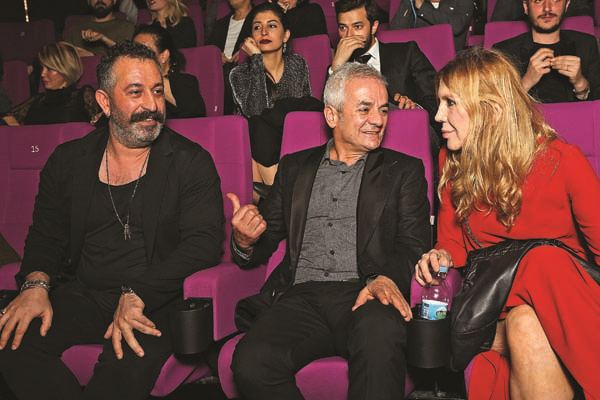 “KAÇMA BİRADER” GALASINA ÜNLÜ AKINI