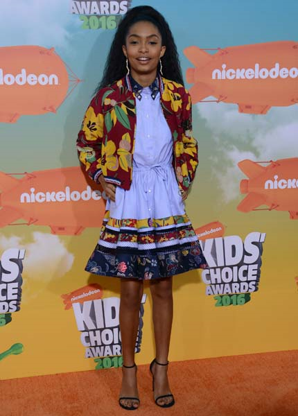 2016 KIDS CHOICE ÖDÜLLERİ KIRMIZI HALI ŞIKLIĞI