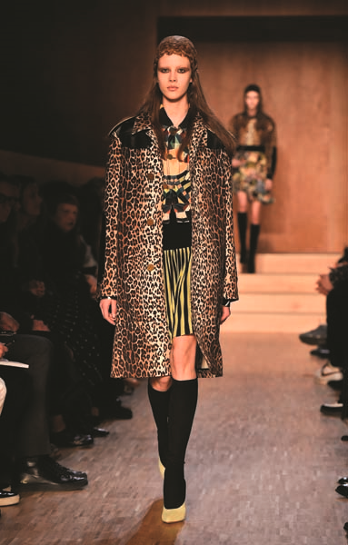 PARİS MODA HAFTASI 2016 - 2017 SONBAHAR-KIŞ KOLEKSİYONLARI