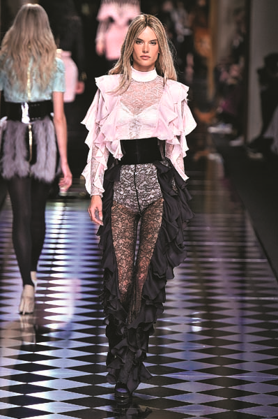 PARİS MODA HAFTASI 2016 - 2017 SONBAHAR-KIŞ KOLEKSİYONLARI