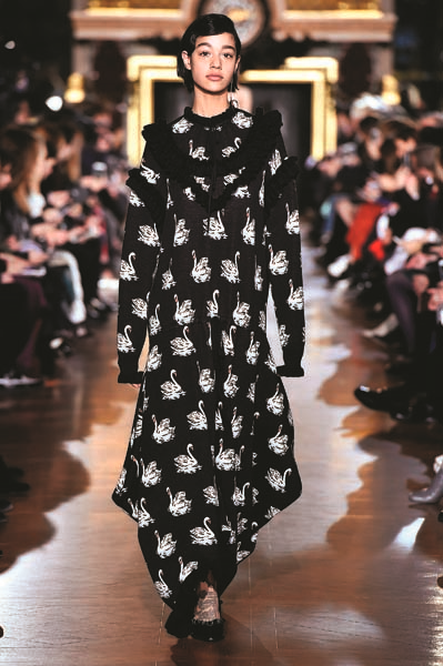 PARİS MODA HAFTASI 2016 - 2017 SONBAHAR-KIŞ KOLEKSİYONLARI