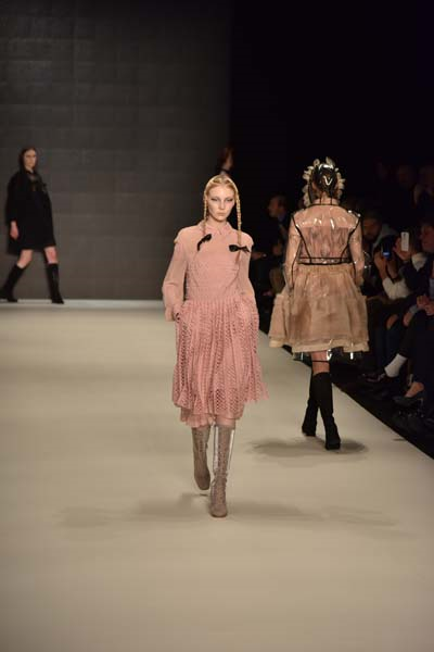  MBFW İSTANBUL 2016 BORA AKSU KOLEKSİYONU